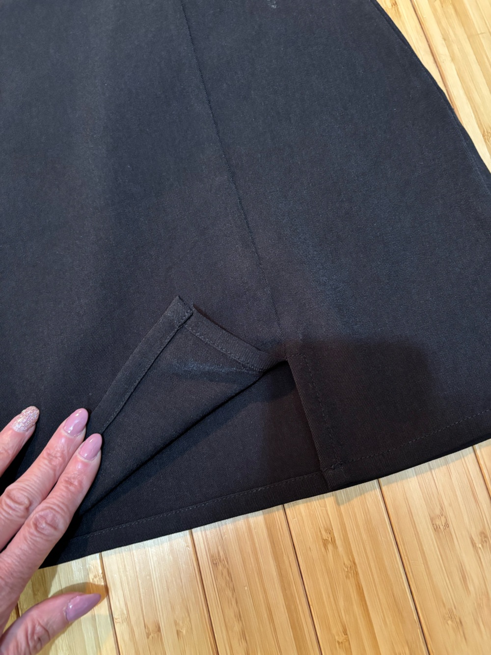 Size S side zip black pencil skirt. - Picture 2 of 8
